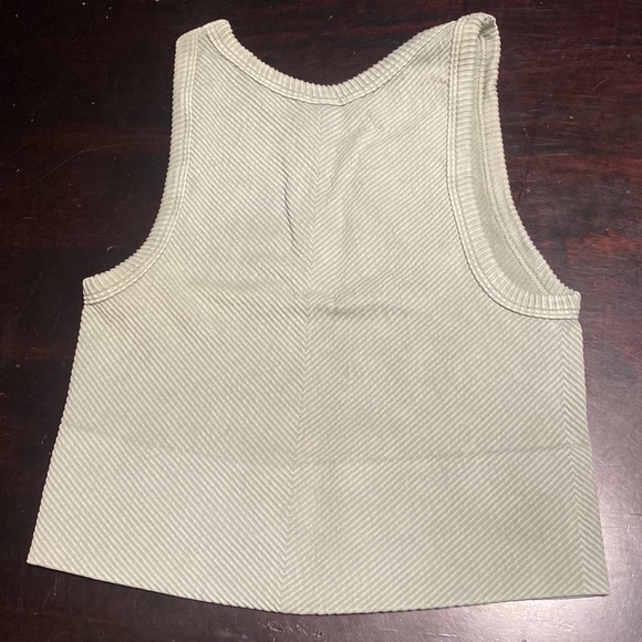 NWOT NIKIBIKI Green High Neck Tank Top - Picture 4 of 4